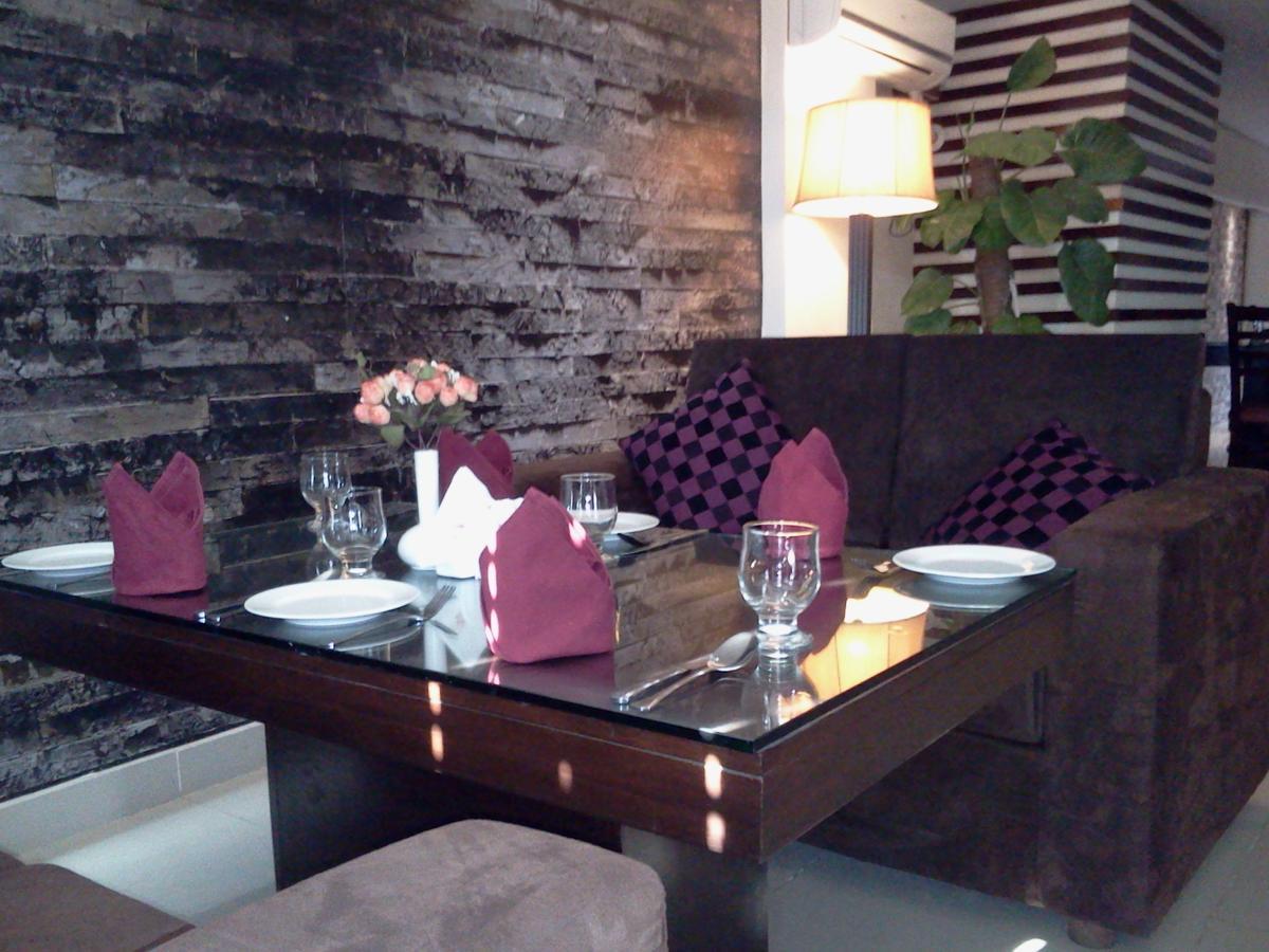 Divine Hotel Rawalpindi Luaran gambar