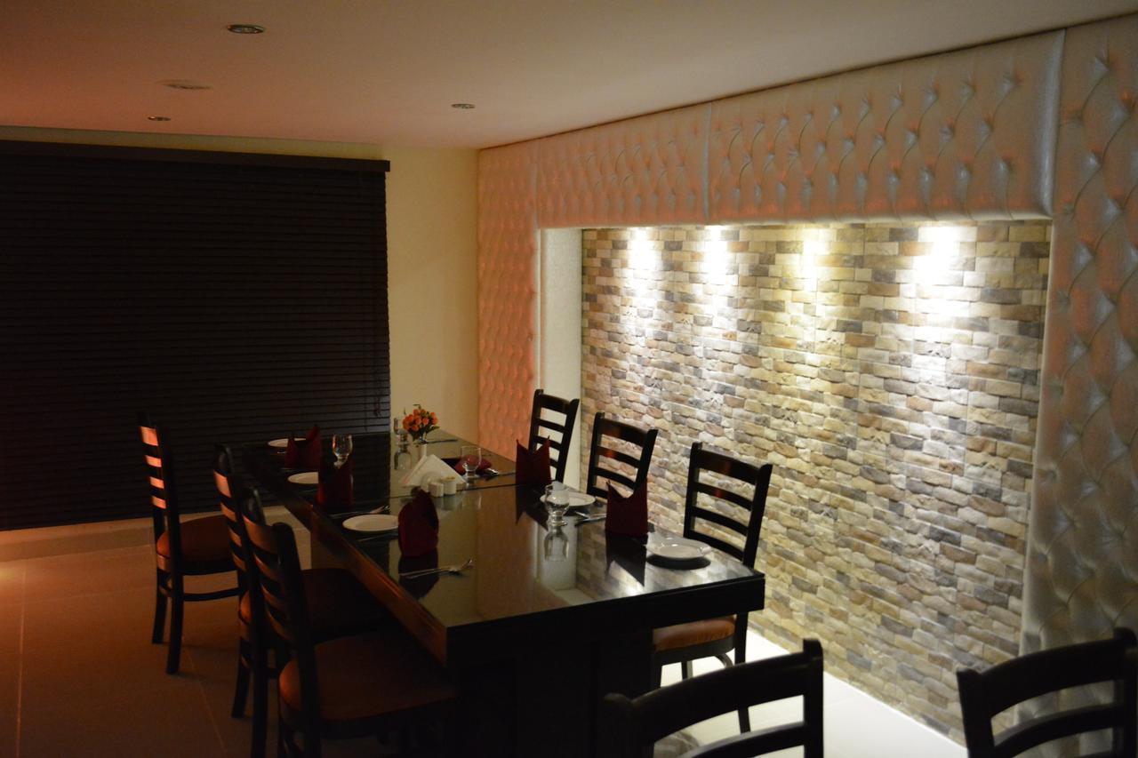 Divine Hotel Rawalpindi Luaran gambar