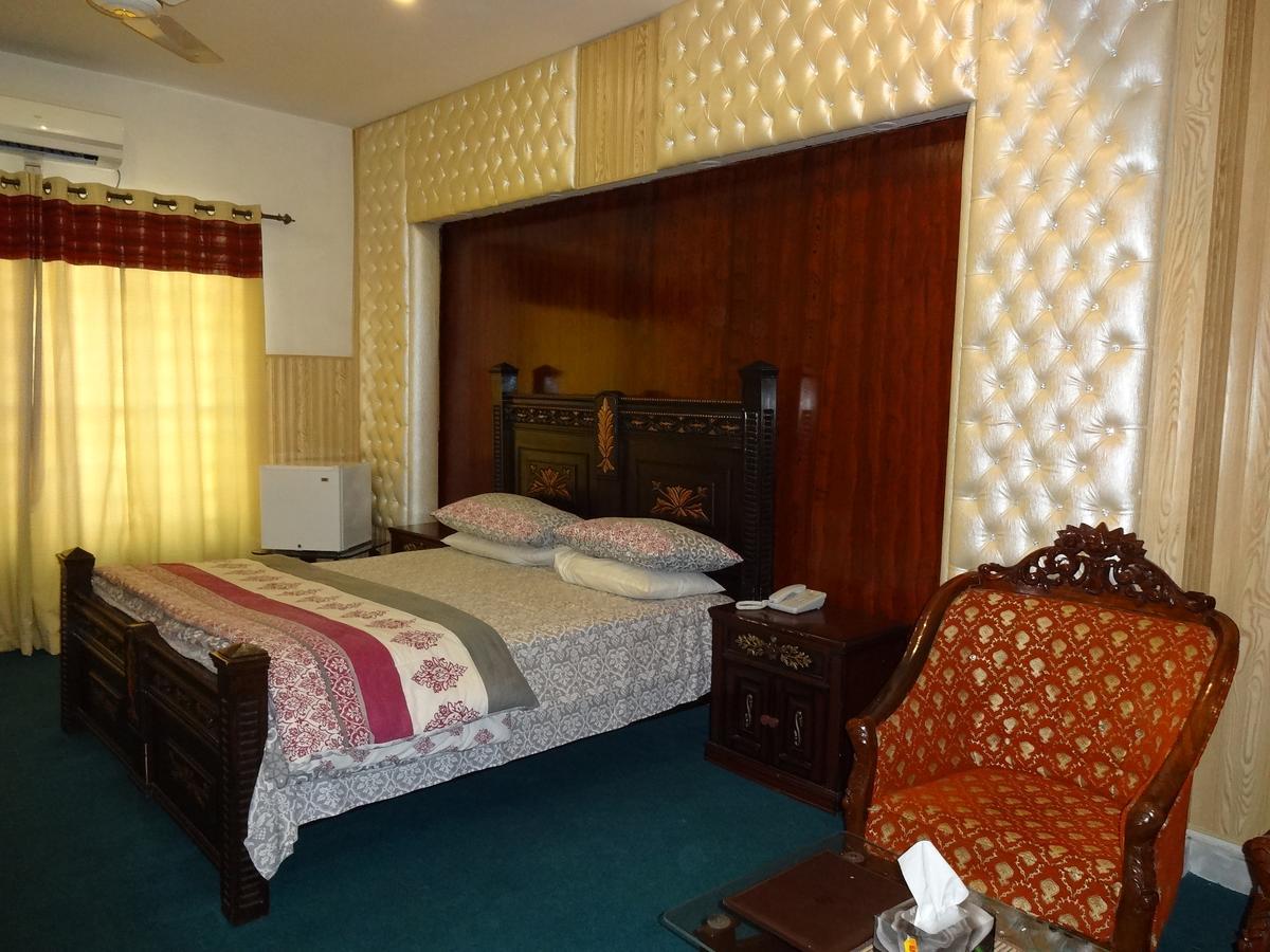 Divine Hotel Rawalpindi Luaran gambar