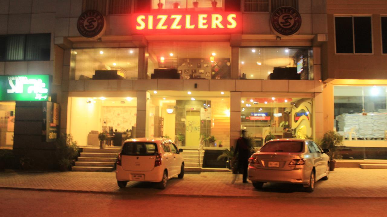 Divine Hotel Rawalpindi Luaran gambar
